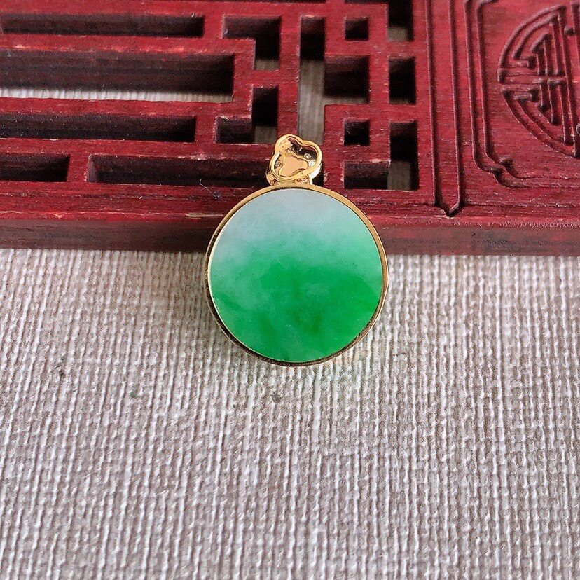 緬甸冰糯種翡翠龍牌吊墜老藍水陽綠飄花帝王綠鑑定吊墜-Taobao-Tmall