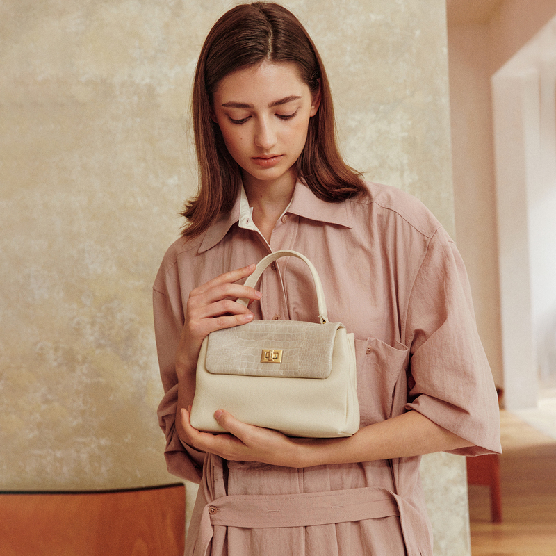 Avalea First-Layer Vegetable-Tanned Leather with Crocodile Pattern Handbag, Independently Designed Single-Shoulder Women's Bag C300