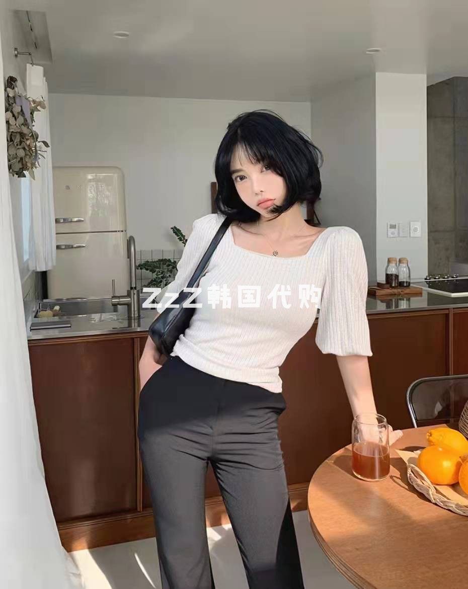 Two ZZ Korea Dongdaemun Early Spring Festival Elegant Square neck Blister Knit t-shirt 1757