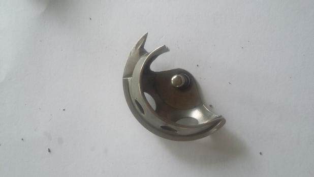 First-class pendulum lock flying man old sewing machine accessories household shuttle jumping needle broken thread butterfly West Lake peony