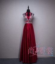 Rental rental star with the same red host dress Engagement dress V-neck long tail dress Beijing