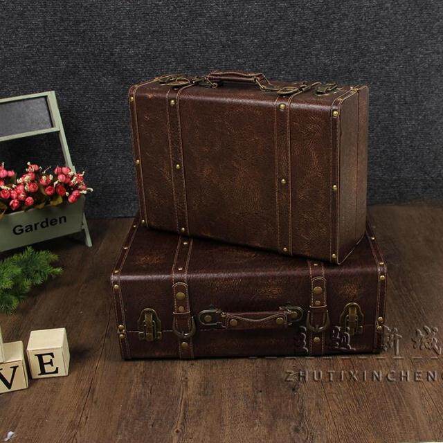 Wedding photo gallery Photographic props Exterior View Photo Shop Windows Swing Pieces Retro Suitcases Photo Wedding Wedding Yarn Props Leather Case