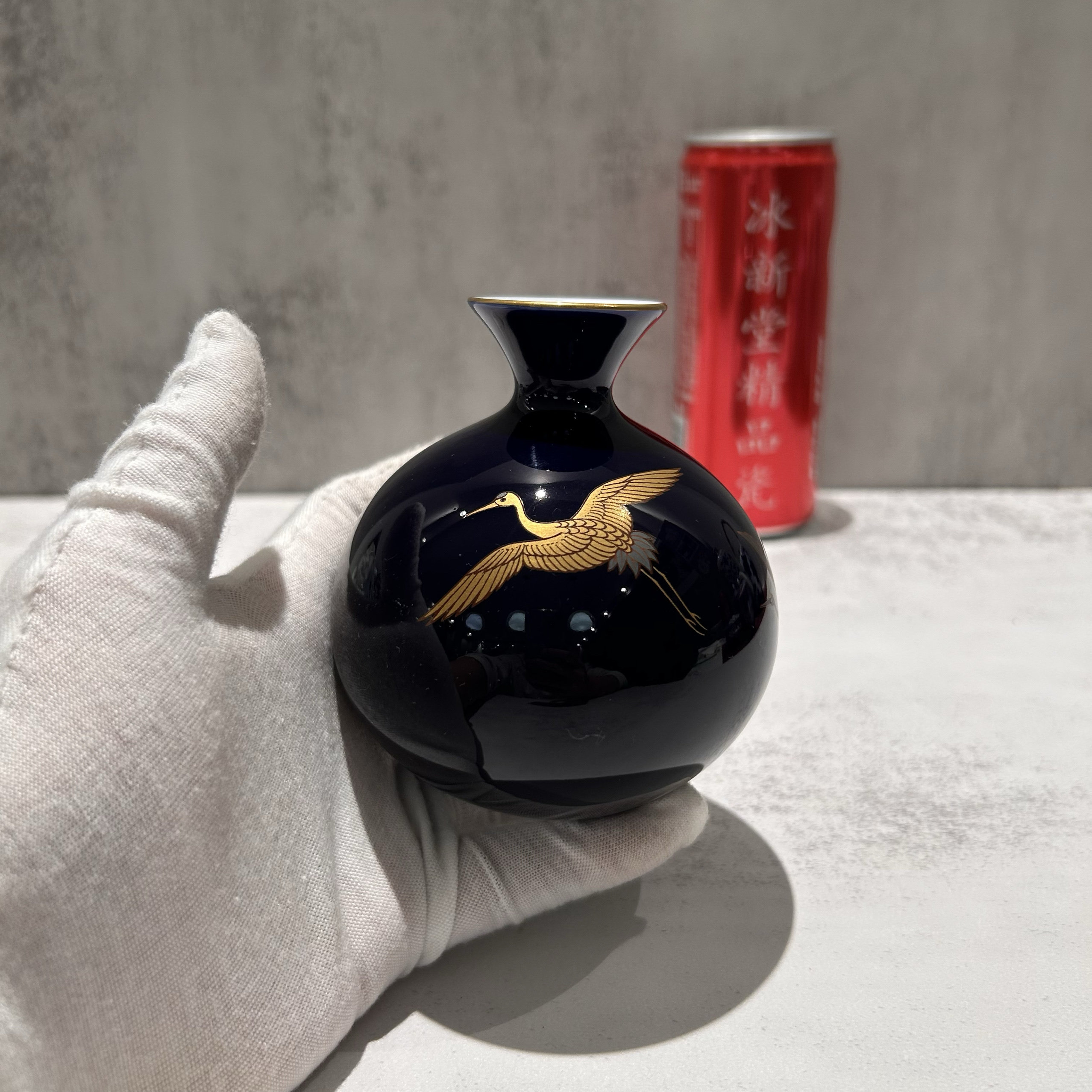【美品】深川製磁 牡丹 花瓶 蝶 日本深川制瓷经典高端牡丹金小花入小花瓶口径2.5cm 整高14cm-淘宝