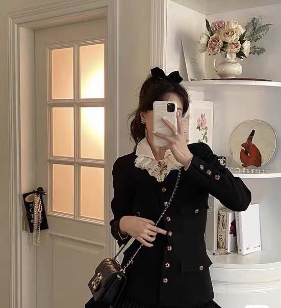 DIONKVIVI, a wealthy woman with an hourglass figure, retro black small fragrant style suit, autumn and winter jacket for women