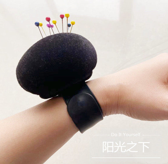 Full 38 yuan pastoral wrist needle small black clip bag big head needle manual cutting wrist bead needle insert bag needle insert pad