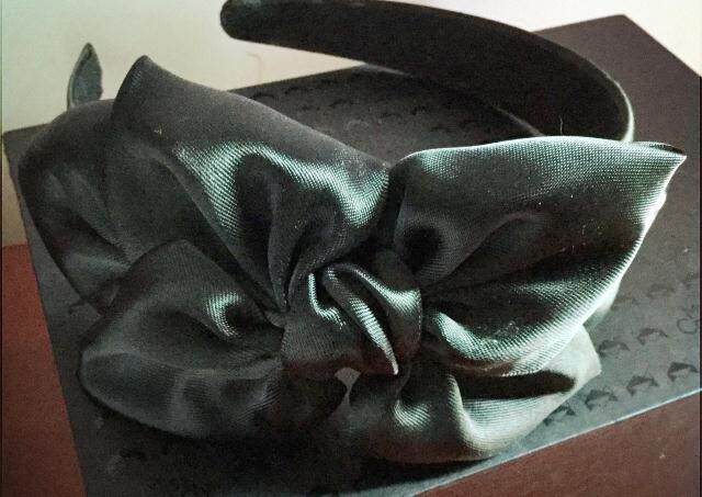 Han Edition Wide Side Flowers Great Butterfly Knot Hair Stirrup Hairpin Hime Lady Xianshu Ladies Small Scent Wind Hair Stirrup And Haircut Hair Card-issuing Accessories 100 hitch