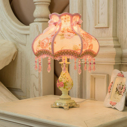 Table lamp Bed lamp Creative bedroom Princess wedding room Bed romantic decoration Dimmable fabric European lamp