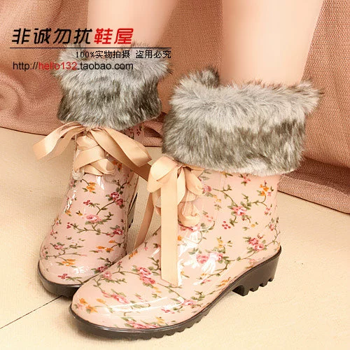 Giày đi mưa ống Hàn Quốc Giày đi mưa nữ thời trang không thấm nước với giày cao su phẳng mùa thu và mùa đông giày ấm