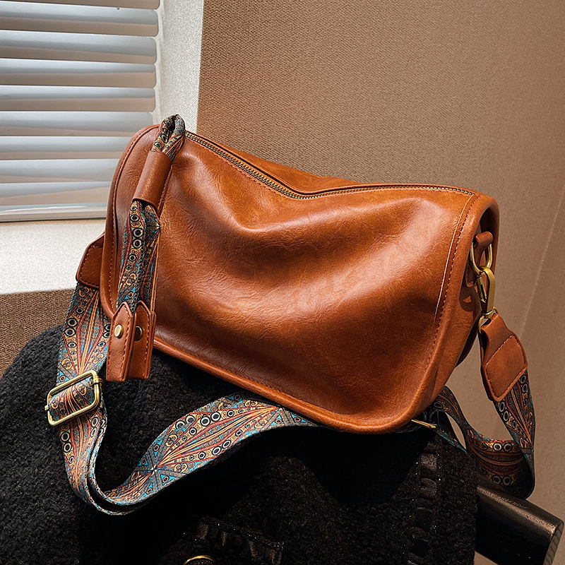 High-End Retro Small Bag 2026 Spring and Summer New Women's Bag Popular Crossbody Bag Super Hot Single Shoulder Small Square Bag