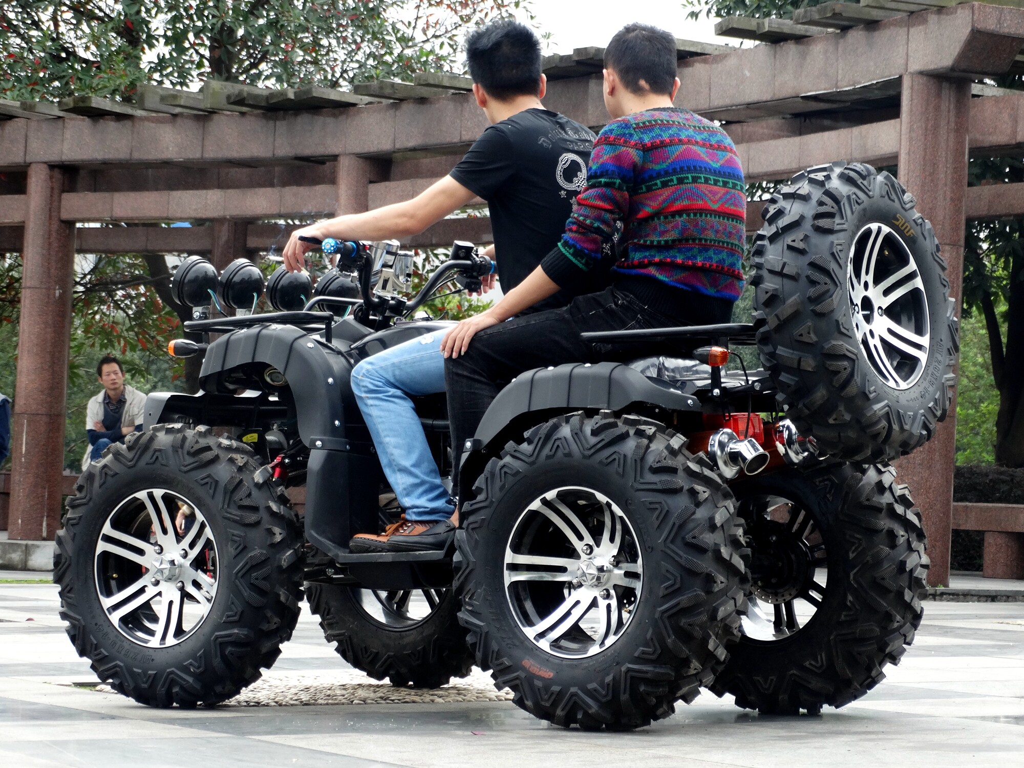 Большой и маленький квадроцикл bull ATV с двойным бензиновым четырехколесным внедорожным мотоциклом с двойным универсальным приводом от вала для взрослых горных велосипедов