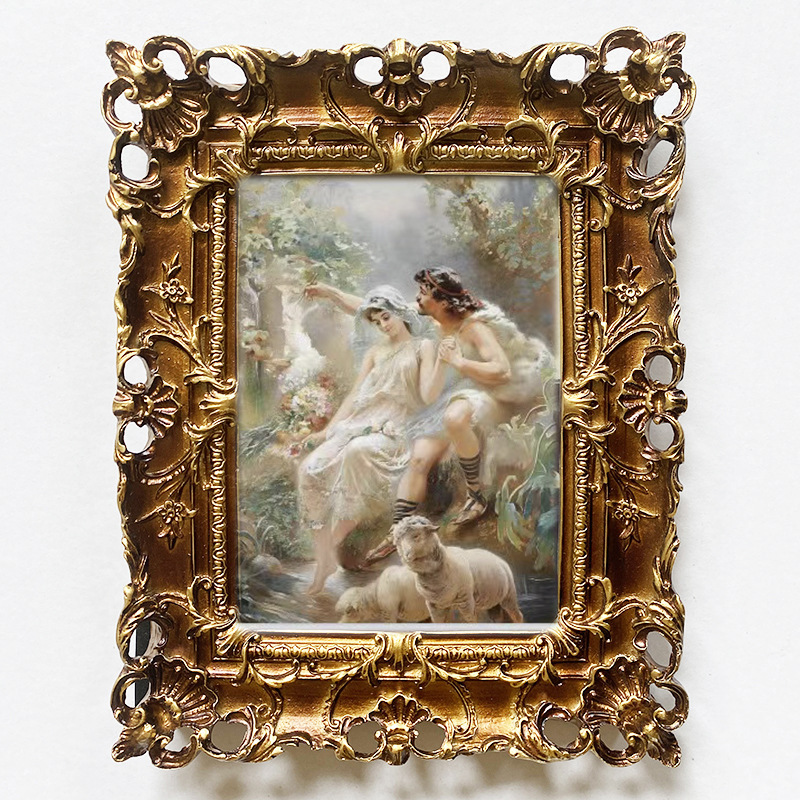 European-Style Carved Resin Photo Frame, Golden Creative Display Stand, French-Style Bedroom Golden Rectangular Picture Frame, Wall-Mounted Photo Frame