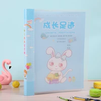 Книжка для детского сада в синем переплете на три года поставляется с 6 черными карточками.