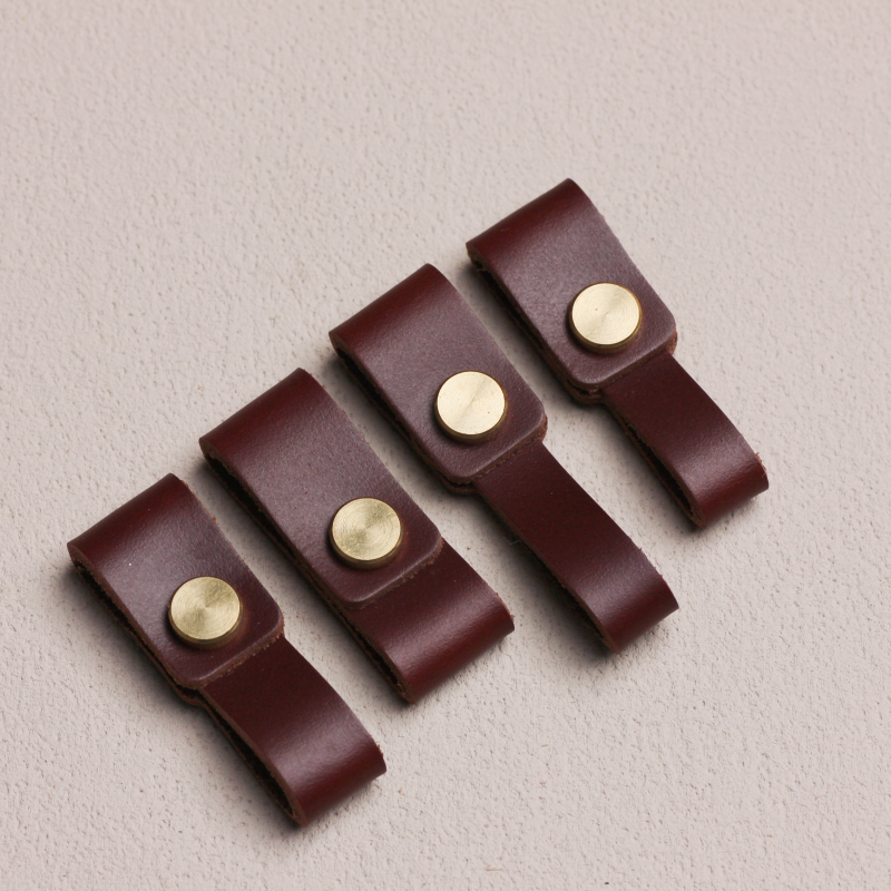 Oil-Waxed Leather Pure Cowhide Keychain with Detachable Brass Hardware Car Keychain