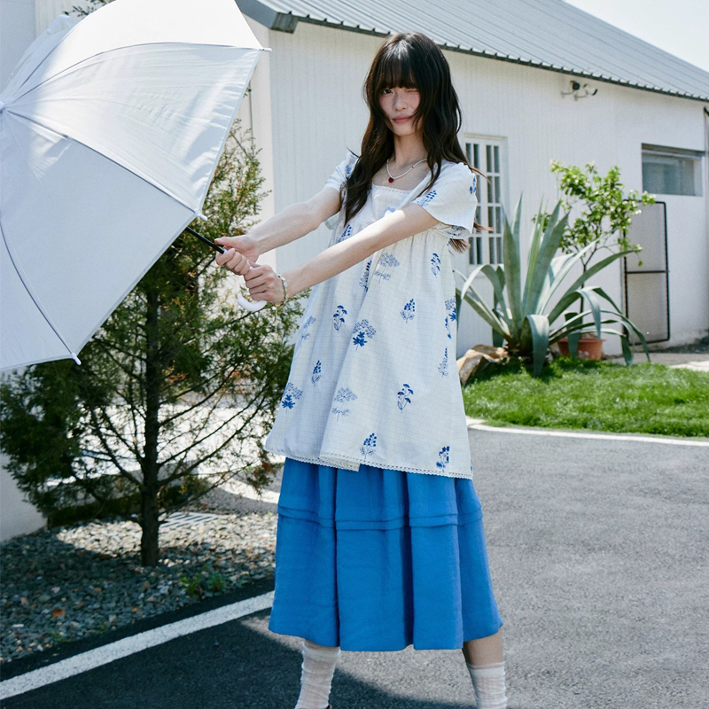 Weird New Plaid Floral Embroidery Loose Long Short-Sleeved Top and Flowing Blue Skirt Set Am