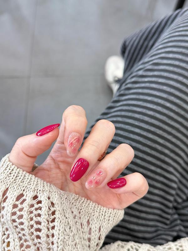 【Rose】Handmade Short Press-On Nails, Red Rose Gradient Design, Gentle and Complexion-Enhancing, Pure and Alluring Style
