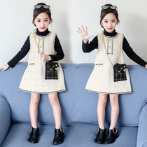 Girls small fragrance wind suit autumn and winter new 2021 children's large children's plaid vest skirt bottoming shirt two-piece set tide