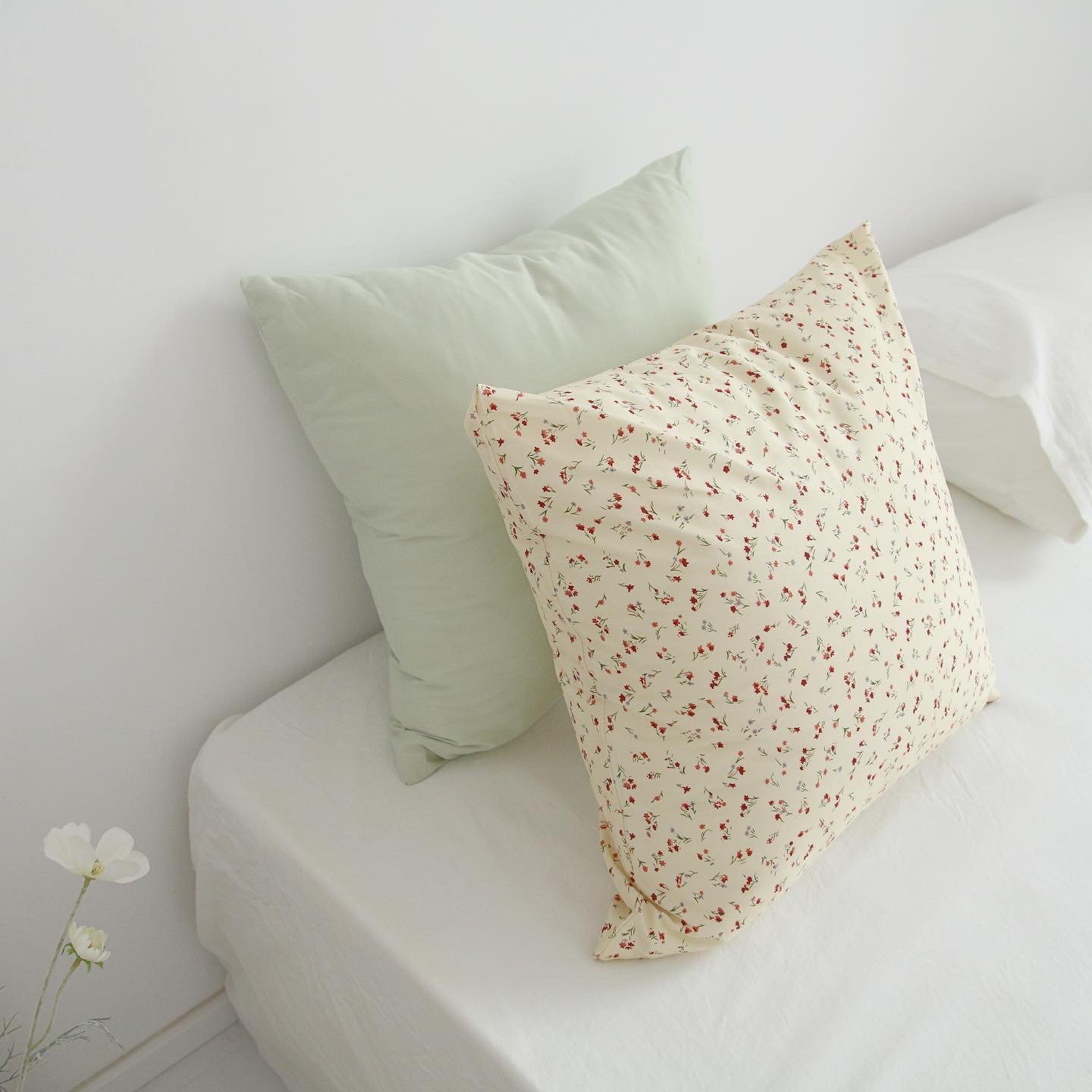 Life Details Embody Cute Little Crushed Flowers Retro Made Old Warm Color Ensemble Full Cotton Hug Pillow Cushion Cover Can Be Set Up