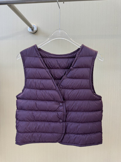 High-Quality 90% down Lightweight V-Neck down Vest for Women, 2025 Autumn and Winter New Style, Warm Vest for Layering under Coats