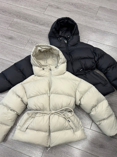 2025 Winter New Puff down Jacket for Women, Short Style, Lightweight and Warm, 90% Down, Waist-Cinching, Hooded, Petite Puffer Jacket