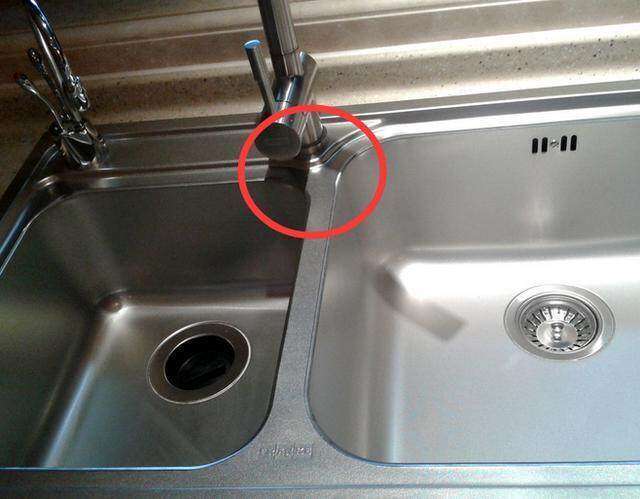 水槽空間別浪費 巧用置物架廚房會變大 淘寶海外