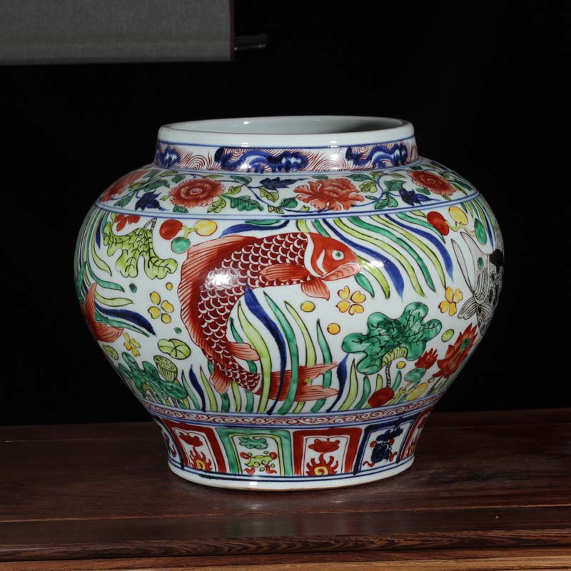 Jingdezhen hand - made colorful fish and algae grain porcelain pot imitation yuan and Ming ancient colorful kirin yuanyang archaize the accumulate fish tank