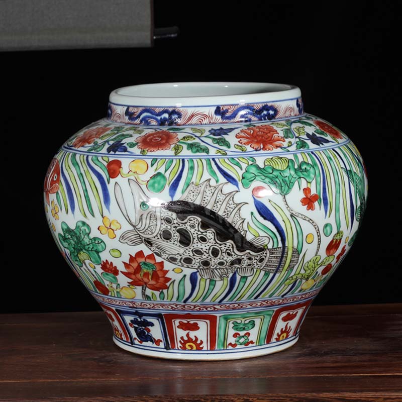 Jingdezhen hand - made colorful fish and algae grain porcelain pot imitation yuan and Ming ancient colorful kirin yuanyang archaize the accumulate fish tank