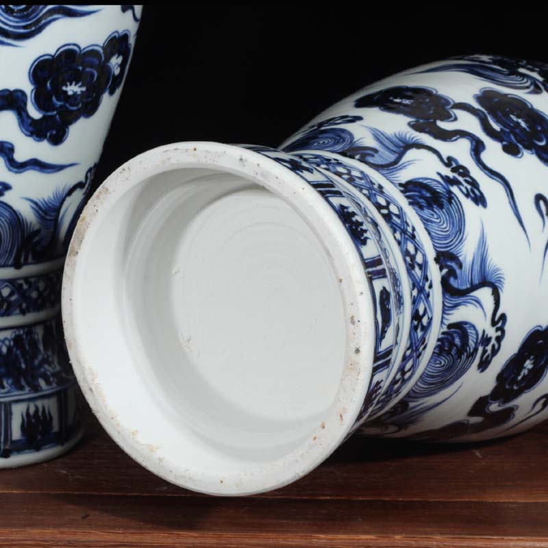 Jingdezhen imitation like ear dragon vase imitation of the yuan dynasty Dave fund museum dragon vase