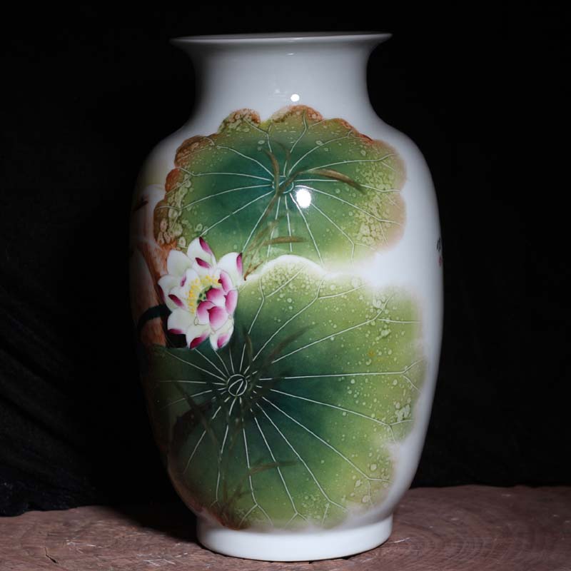 Jingdezhen hand - made lotus egrets Jingdezhen porcelain vases pure manual painting famille rose porcelain vase