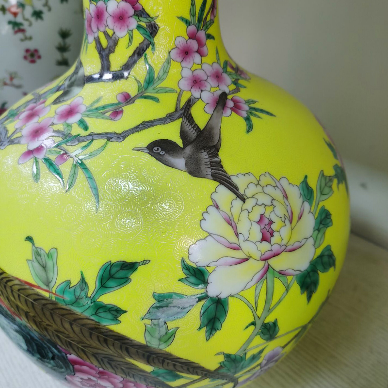 Jingdezhen qianlong general hand - made yellow peony quail enamel pot mei bottles of celestial up the vase