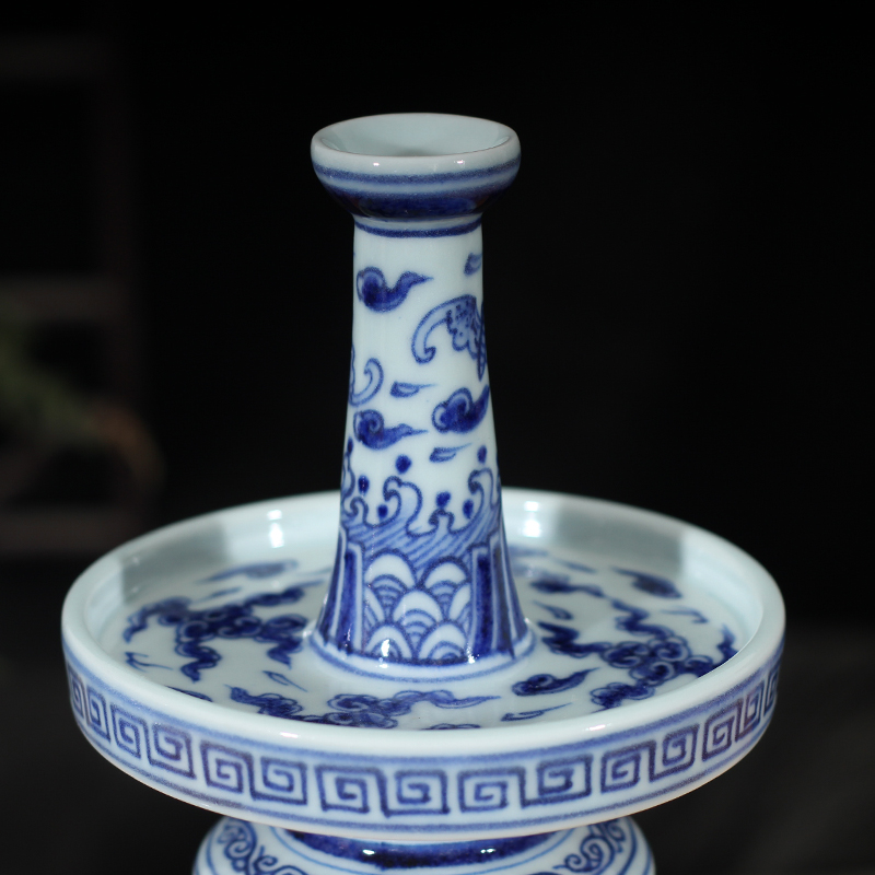 Classical jingdezhen porcelain based shaped elegant Classical ancient candlestick porcelain flower vase with blue and white porcelain vase with flowers