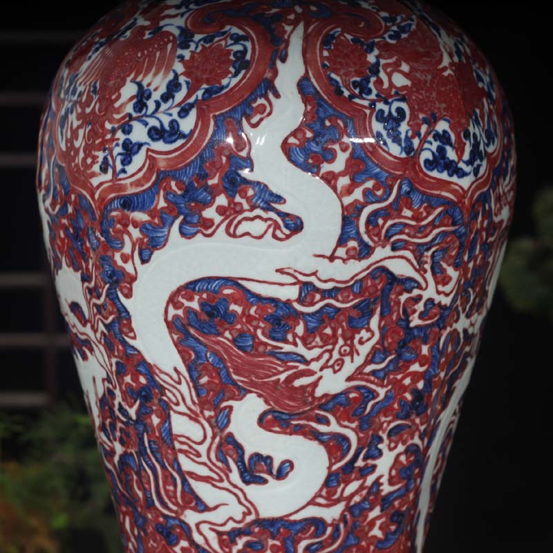 Yuan blue and white youligong red dragon grain mei mei bottles of high - end antique Yuan blue and white porcelain dragon name plum bottle bottles of the Yuan dynasty porcelain