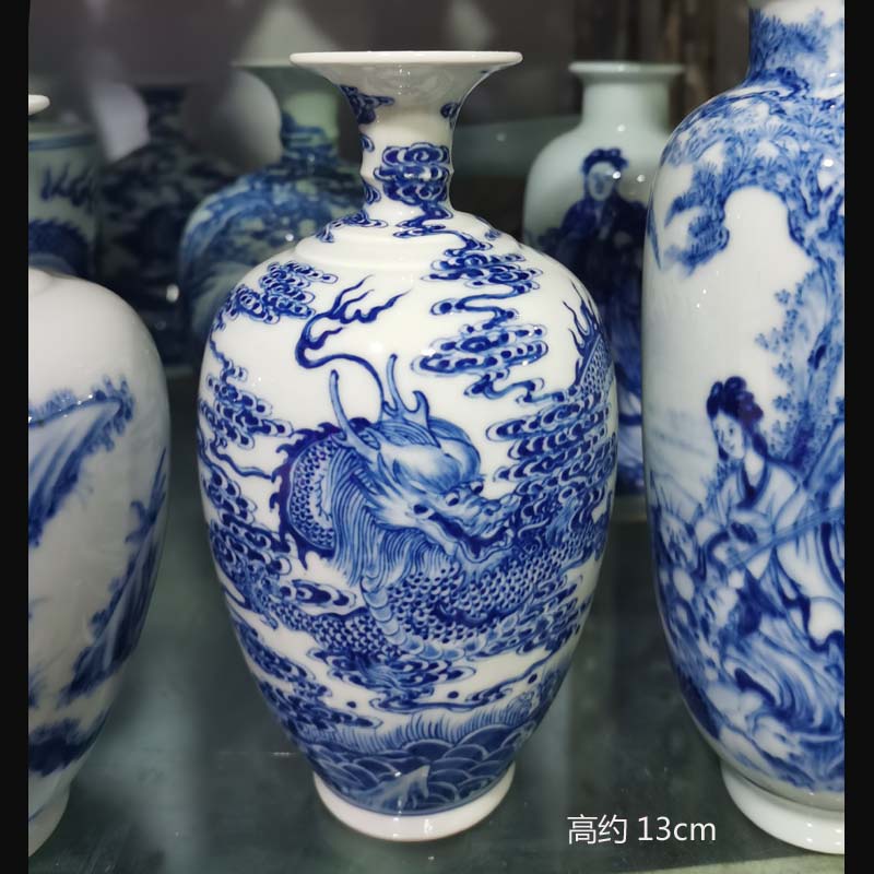 Jingdezhen porcelain hand - made dragon small group small grain porcelain vase rich ancient frame 13 high dragon vase