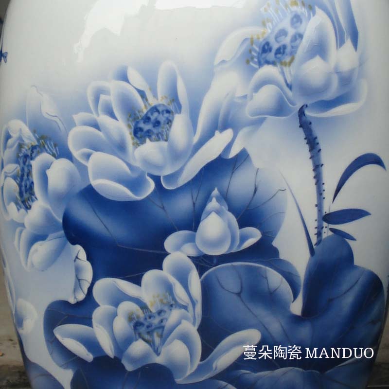 Jingdezhen blue and white porcelain vase elegant refreshing lotus lotus leaf decorative porcelain vases classic vase