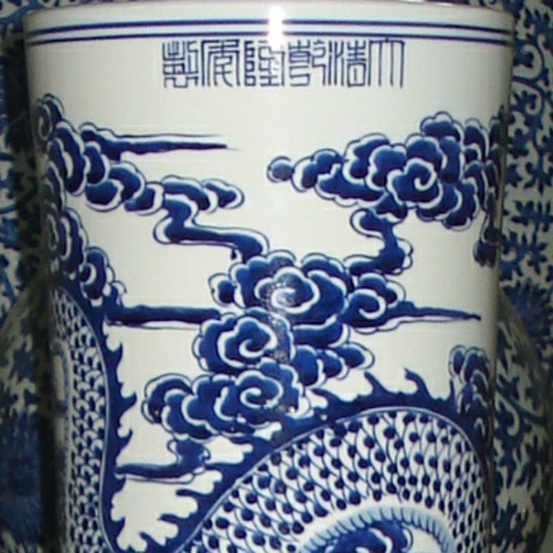 Jingdezhen blue and white celestial hand - made qianlong dragon vase high - grade blue dragon air big vase tree