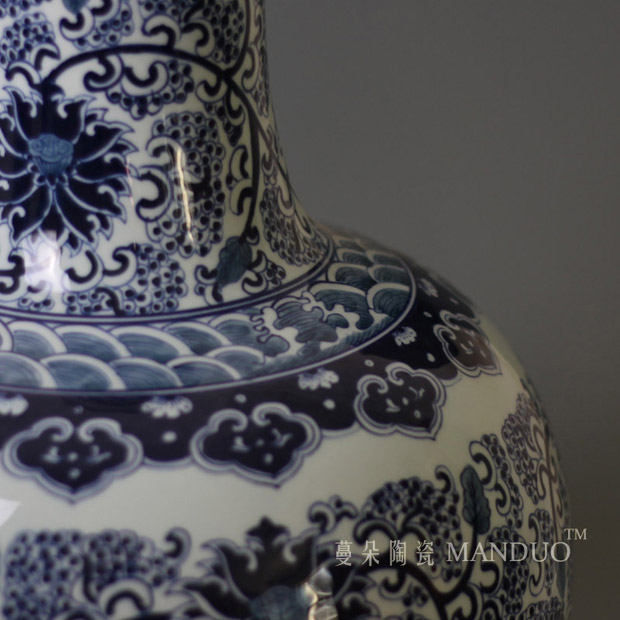 Jingdezhen hand - made porcelain bound vase elegant blue and white lotus flower grain celestial art hand - made mesa display vase