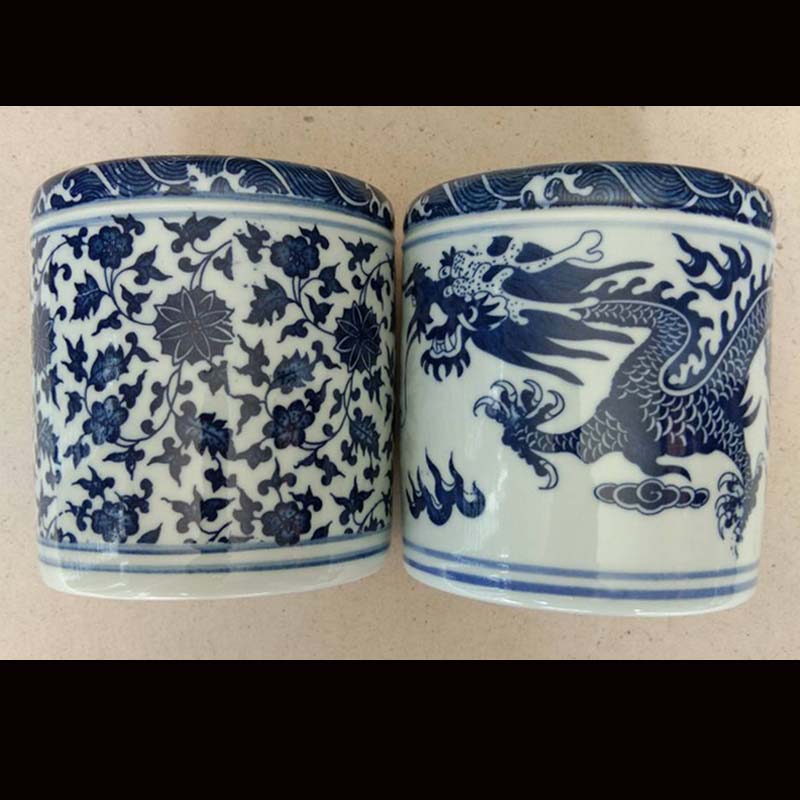 Blue and white porcelain brush pot Chinese style elegant Blue and white porcelain brush pot brush pot culture individuality thin straight vase