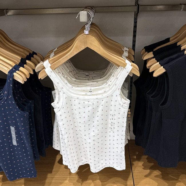 Uniqlo Women's Jacquard Ribbed Printed Tank Top/Inner Layer 26 Spring/Summer New Style 484228 Uniqlo Women's Jacquard Ribbed Printed Tank Top/Inner Layer 26 Spring/Summer New Style 484228