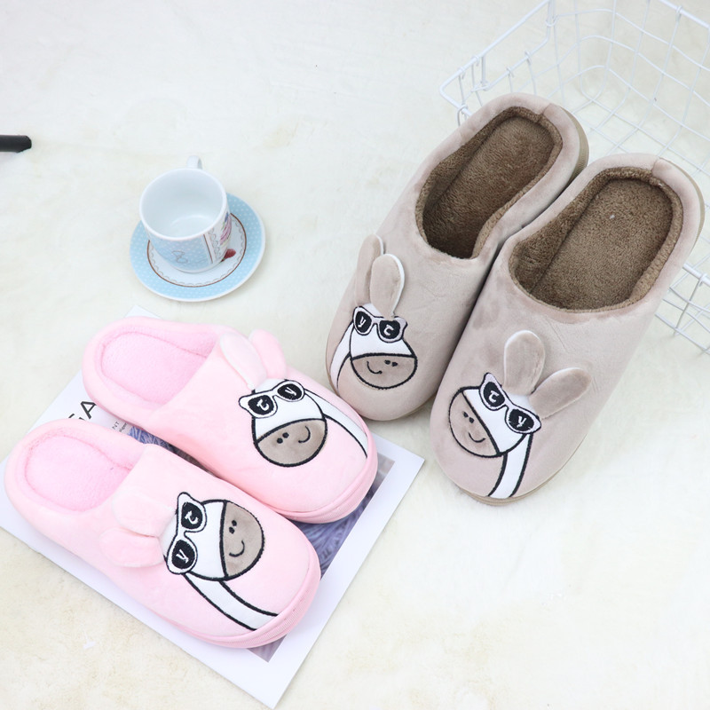 Winter Cartoon Giraffe Couple Home Cotton Slippers for Women, Indoor and Outdoor Wear, Thick Soft-Soled Furry Slippers for Men, Clearance Sale
