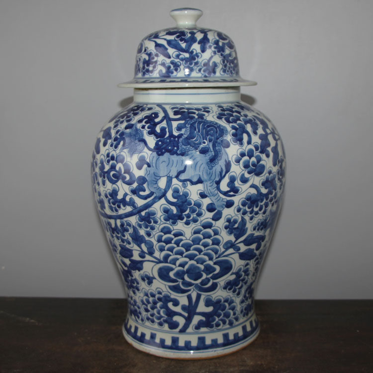 Jingdeg Qingdeg flower wrapped flower lion cans covered natural kiln folk kiln antique antique