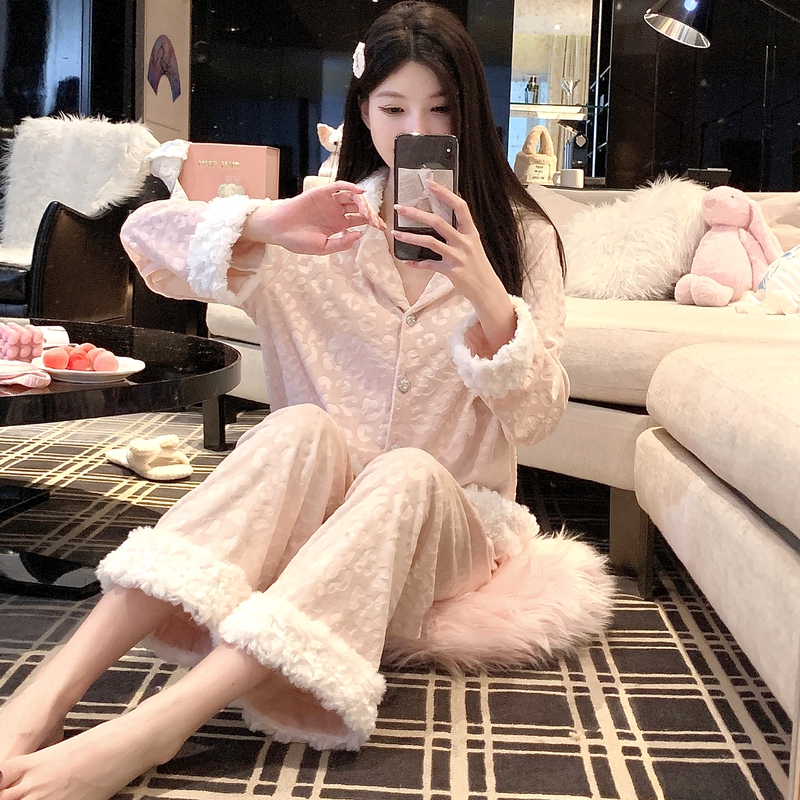 Women's Pajamas for Autumn and Winter 2026, New Style, Thickened Double-Sided Fleece, Long-Sleeved, High-End Feel, Can Be Worn Outside, Loungewear