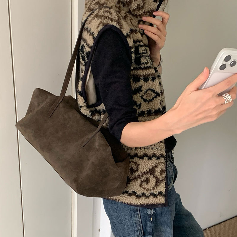 Korean Dongdaemun High-End Large-Capacity Matte First-Layer Cowhide Shoulder Bag 2026 New Boston Pillow Bag