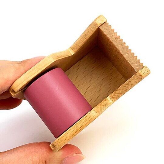 товар из китая hello kitty凯蒂猫日本三丽鸥sanrio迷你木质胶台 胶带切台木胶台