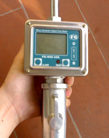 Taiwan pneumatic oil machine Diesel engine special electronic flow gun digital display table oil gun FG-950-456