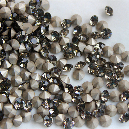 New Imported Czech Pointed-Back Rhinestones, Transparent Gray Round Diamonds, DIY Jewelry Accessories, Hairpins, Brooches, Necklaces, Replacement Rhinestones New Imported Czech Pointed-Back Rhinestones, Transparent Gray Round Diamonds, DIY Jewelry Accessories, Hairpins, Brooches, Necklaces, Replacement Rhinestones