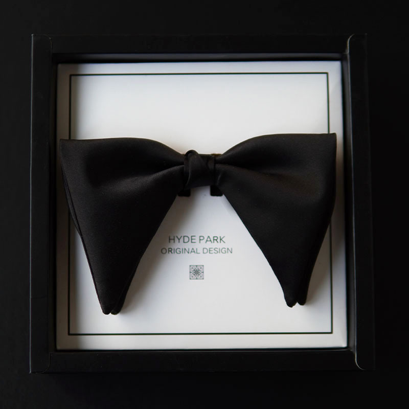 Hyde Park Star Deng Chao, Zhen Zidan, and Liu Dehua All Wore the Same Style of Suits, Groomsmen, and Wedding Retro Black Bow Ties