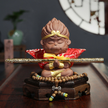 Qi Tian Da Sheng Orangutan decoration Purple sand bucket Buddha Sun Wukong Tea Pet boutique can raise ceramic big monkey car