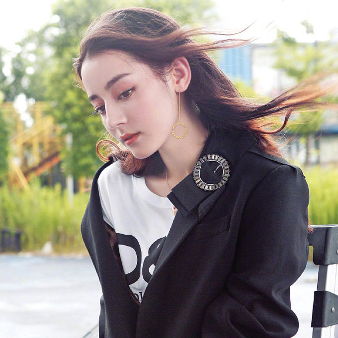 Свисающие серьги 新款2025现货韩耳钉英文字母大圆圈吊坠长款耳环s925银女耳线潮 OTHER