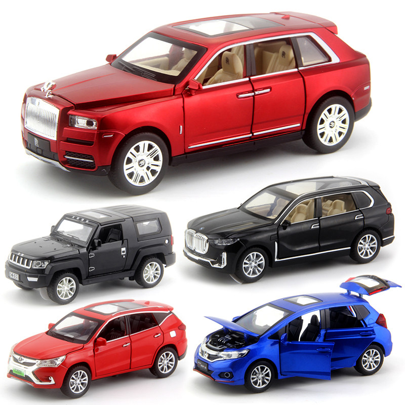 Che Zhi 1:24 simulation alloy car model 6 open door Rolls-Royce Cullinan sound and light return off-road car model