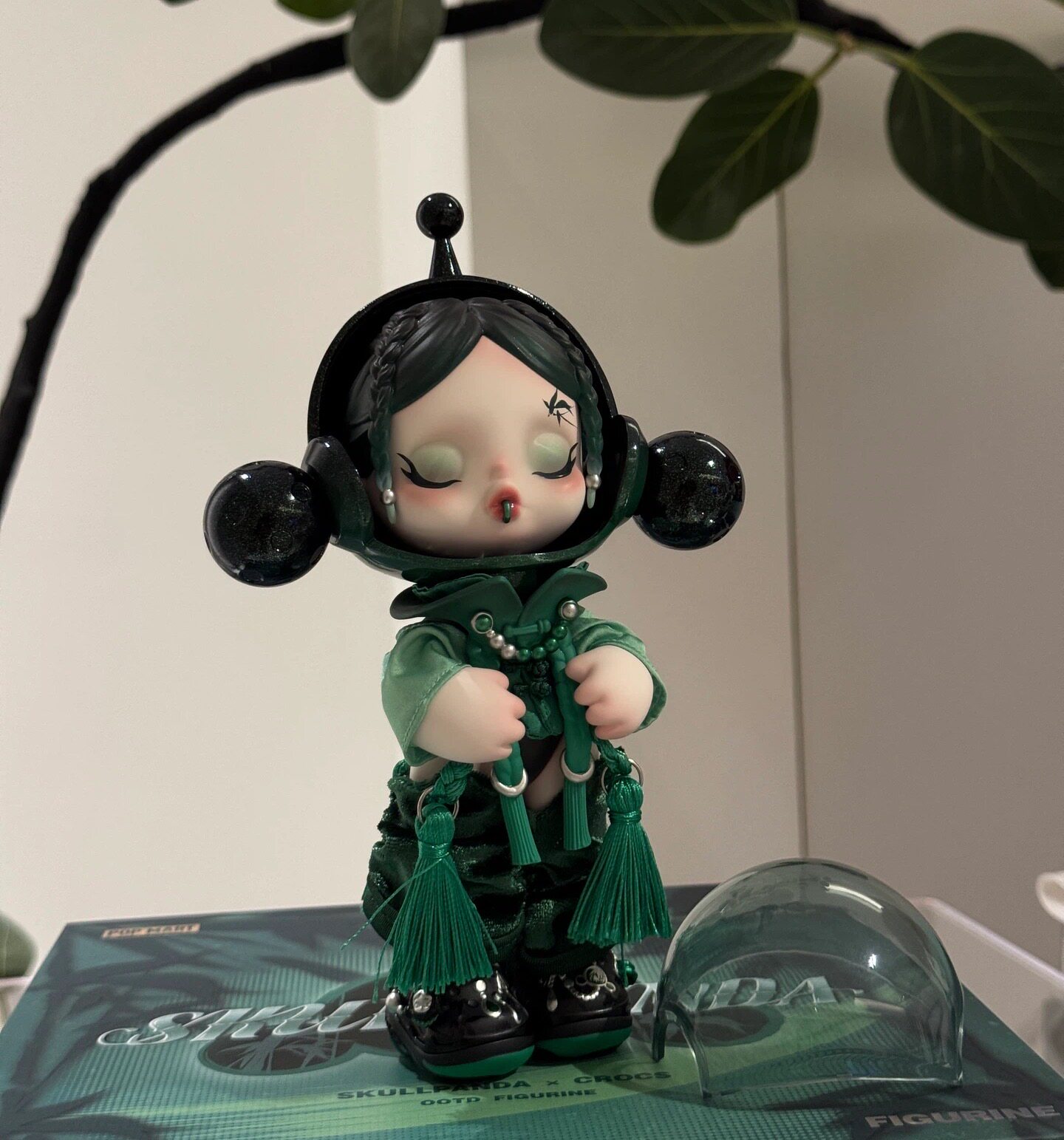 POP MART泡泡瑪特SKULLPANDA溯光手辦OOTD公仔設計系列SP大娃-Taobao-Tmall