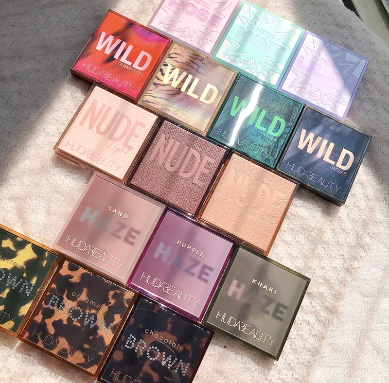 Multi -color 9 -color eye shadow hudaBeauty